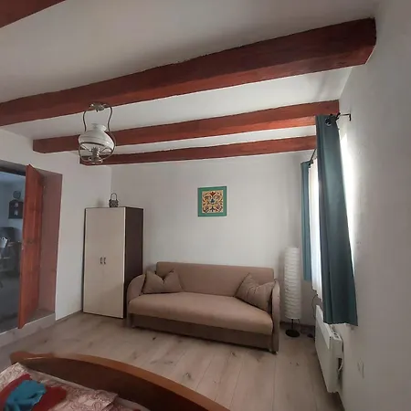 Villanegra Vendeghaz * Abádszalók